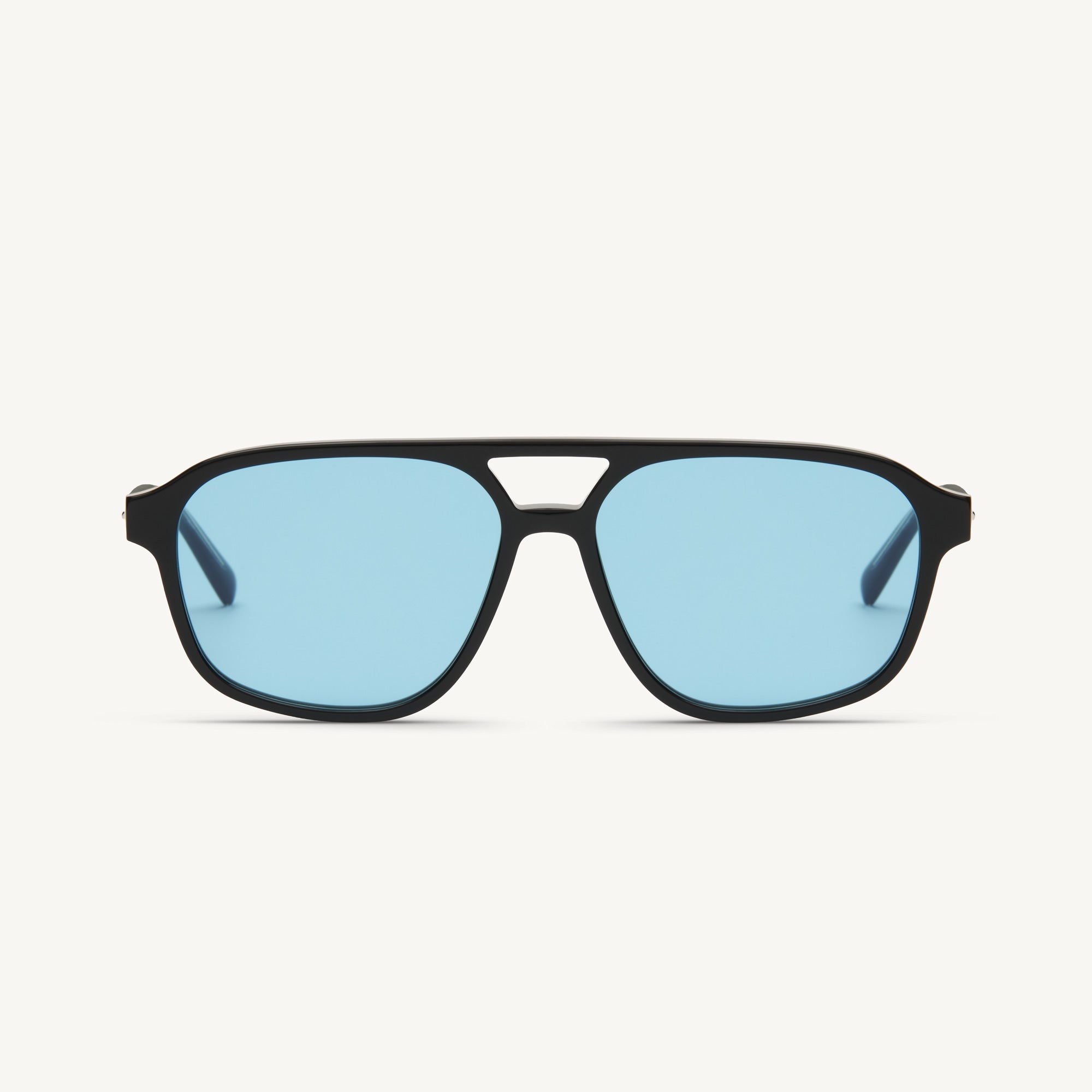 Magnus - Black - 33 Light Blue Gradient