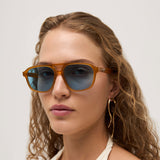 Magnus - Mustard - 33 Light Blue Gradient