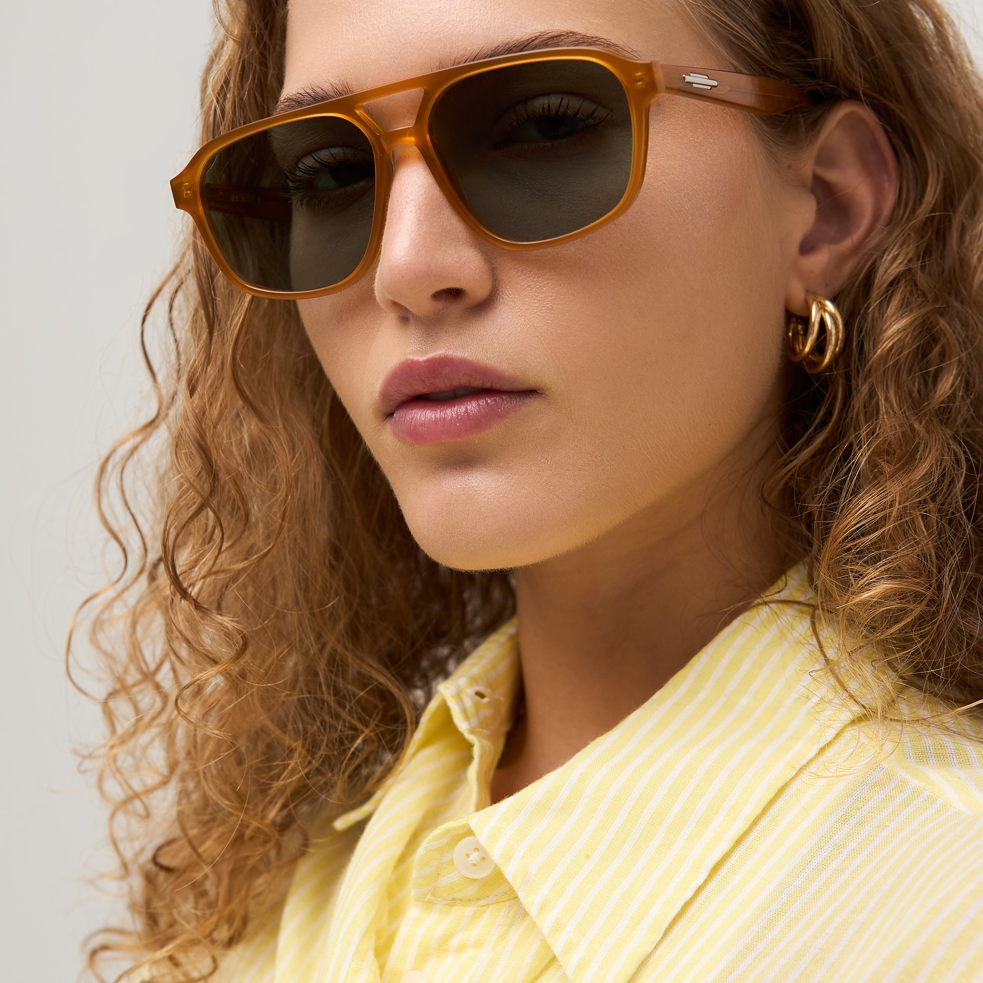 Magnus - Mustard - 51 Light Green Gradient